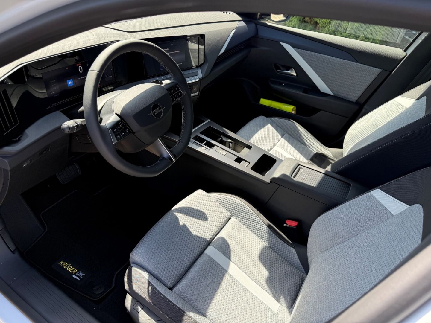 Fahrzeugabbildung Opel Astra L Edition SHZ+LHZ+Kamera+Allwetter
