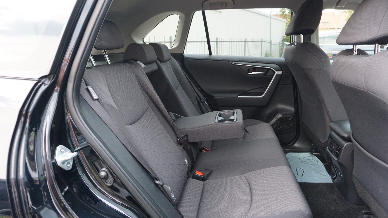 Fahrzeugabbildung Toyota RAV4 Hybrid 4x4 Team Deutschland LED,ACC,SH,AHK
