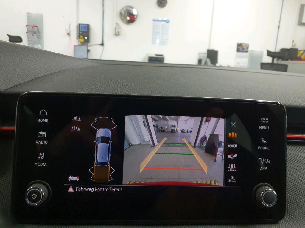 Fahrzeugabbildung SKODA Scala 1.5 TSI DSG Monte Carlo/KAMERA/AHK/ACC/LED