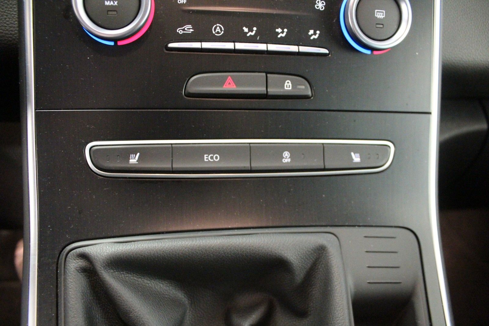 Fahrzeugabbildung Renault Grd Scenic Tce 140 Deluxe*R-Link*Sitzhzg*