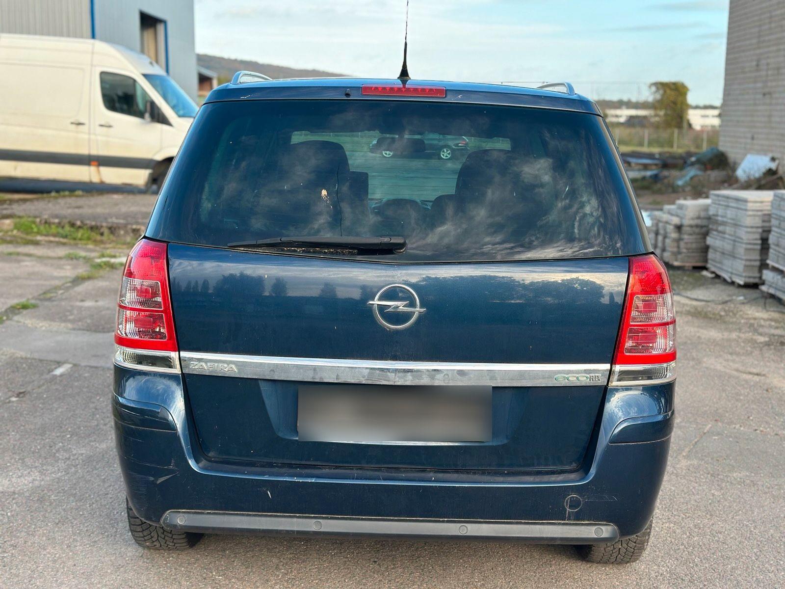 Opel Zafira 2011 — photo 5