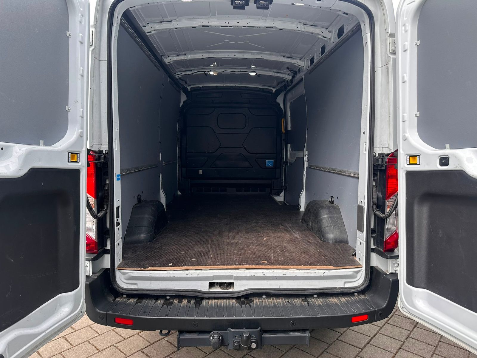 Fahrzeugabbildung Ford Transit 350 L3H2 Trend*ACC*360°*AHK*