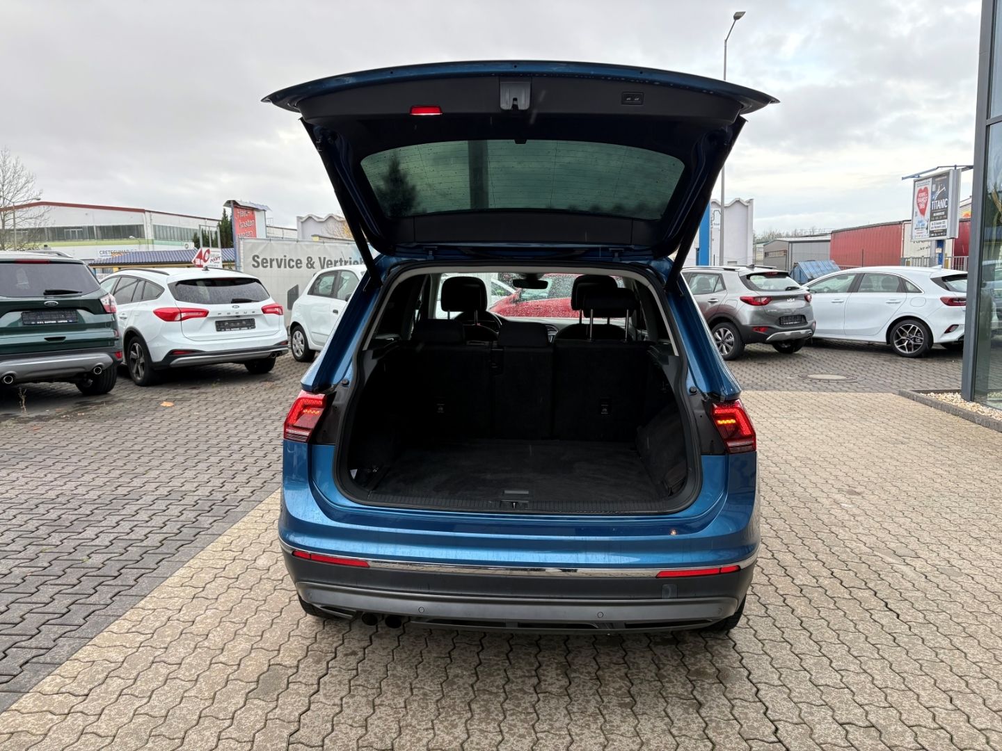 Fahrzeugabbildung Volkswagen Tiguan Highline BMT Start-Stopp 4Motion AHK