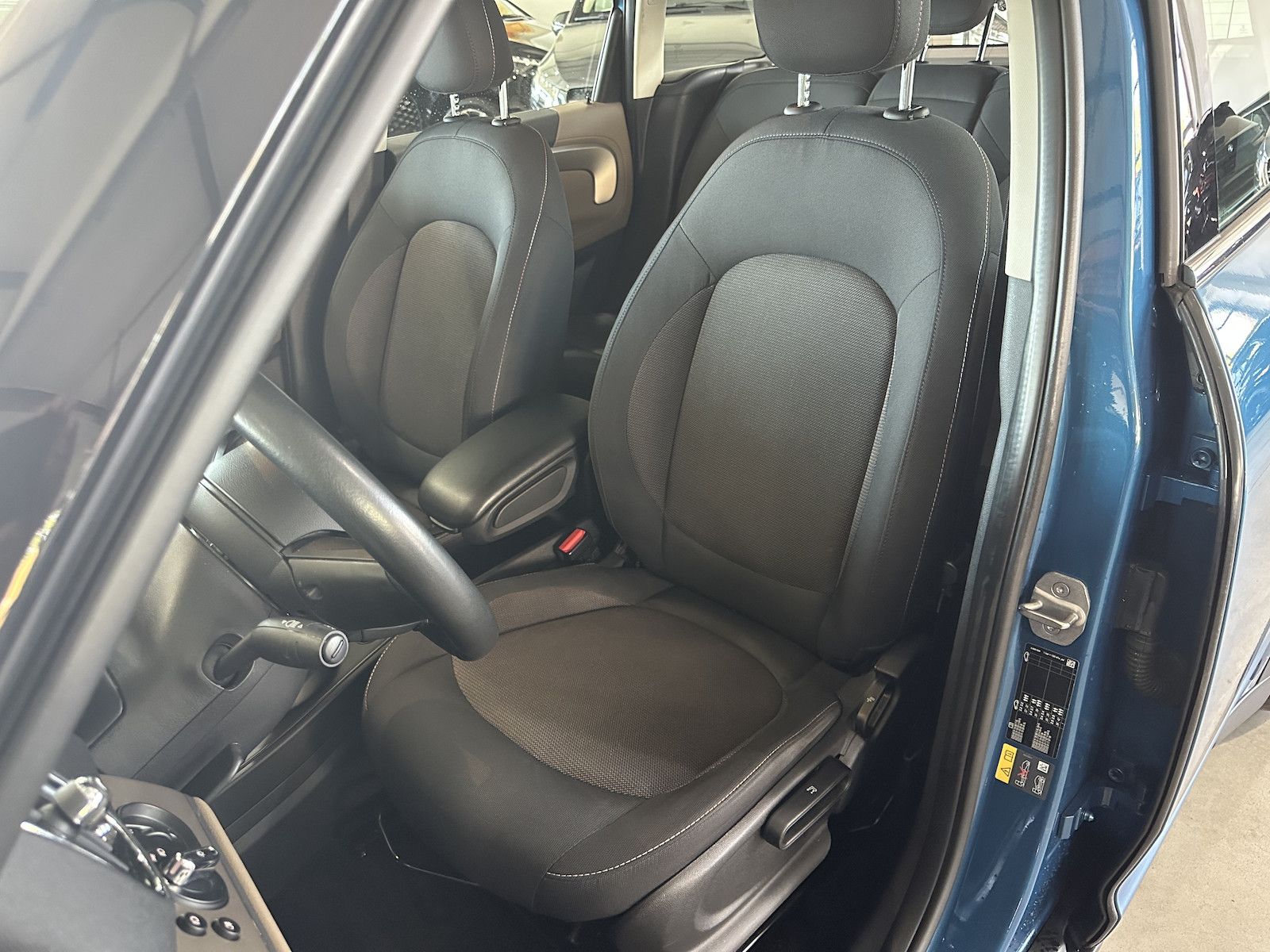 Fahrzeugabbildung MINI Cooper S Countryman S E ALL4/NAV/KAM/LED/Keyless