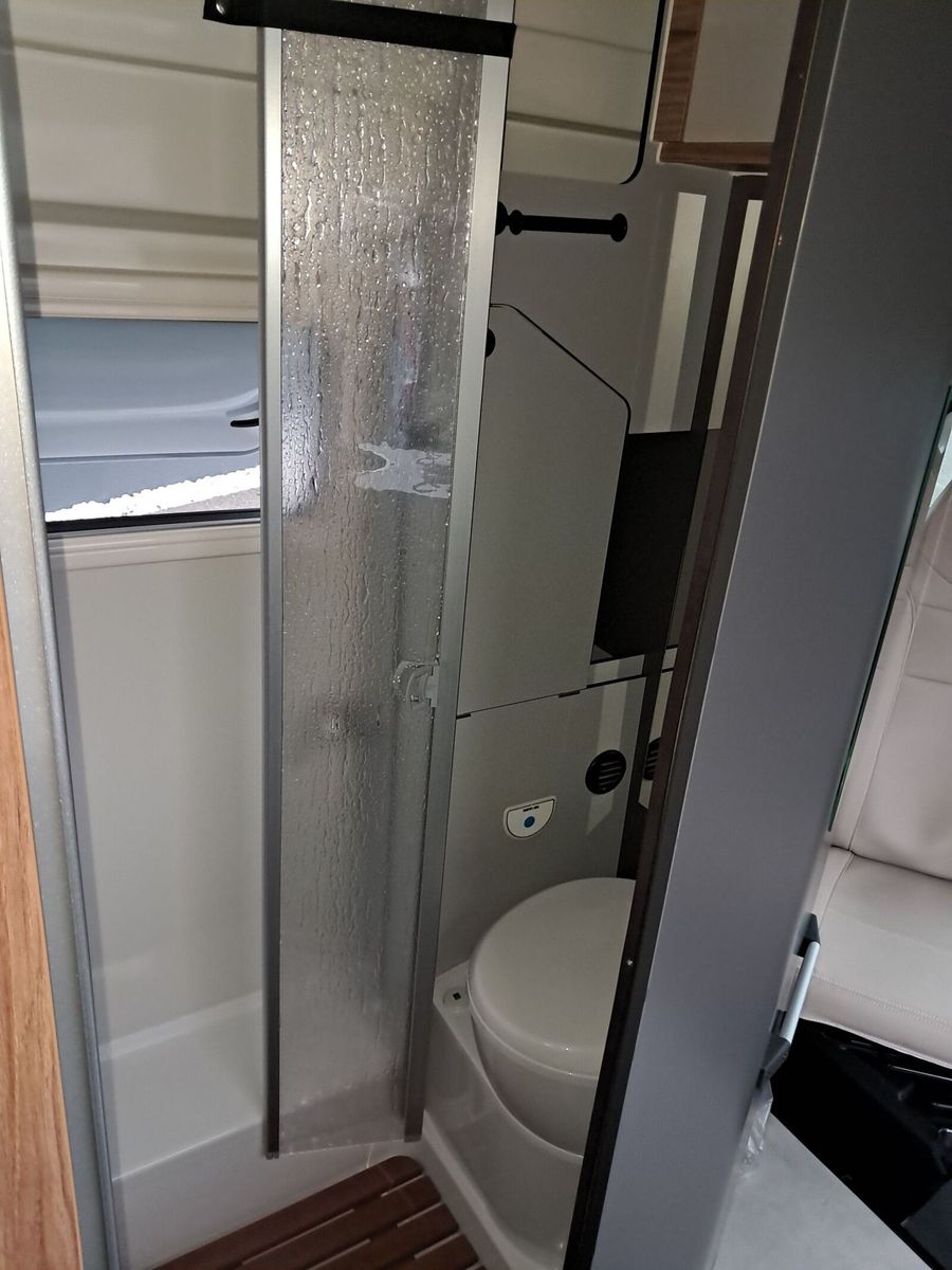 Fahrzeugabbildung Karmann Dexter 4x4 DE 570 AW 170 PS, Alufelgen, AHK TZ