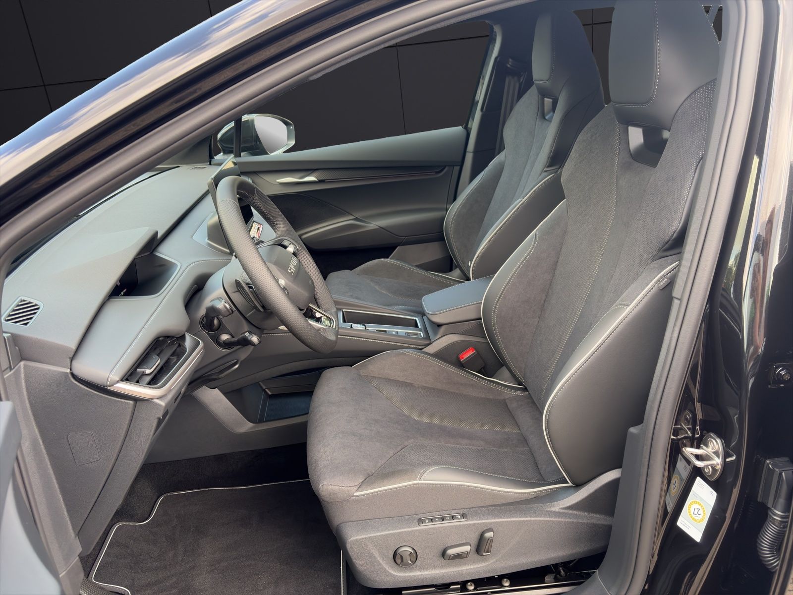 Fahrzeugabbildung SKODA Elroq Sportline 60 MATRIX AHK ACC