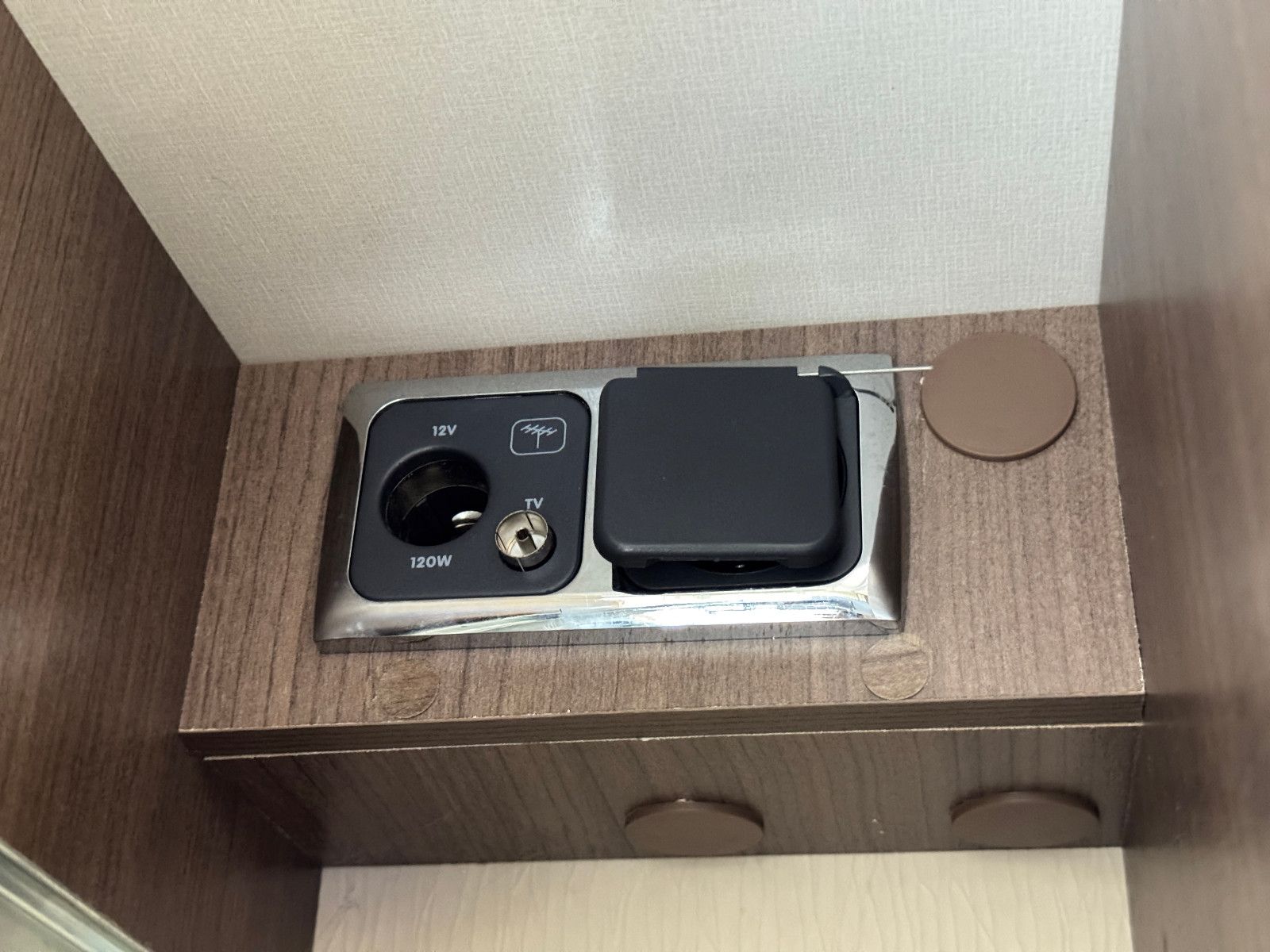 Fahrzeugabbildung Chausson WELCOME 618 FIAT SAT TV HUBBETT BACKOFEN 1.HAND