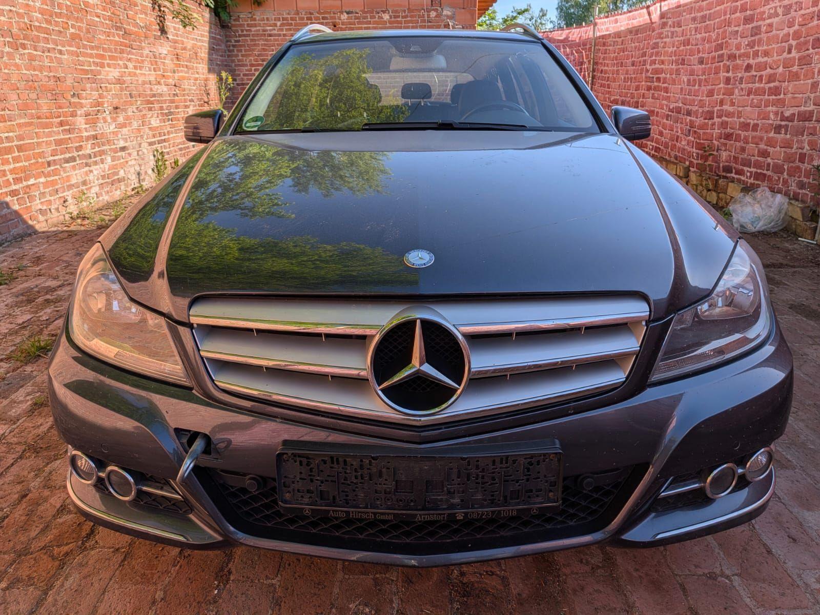 Mercedes-Benz C220 2014 — photo 12