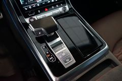 AUDI RSQ8 performance | RS-Dynamik+ | Pano | 305 km/h AUDI RSQ8 performance | RS-Dynamik+ | Pano | 305 km/h