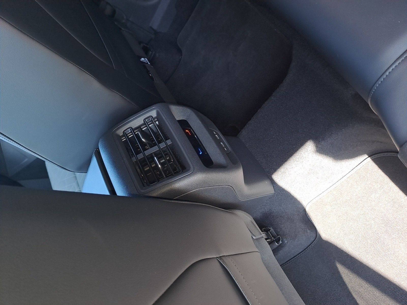 Volkswagen Tiguan - Bild 12