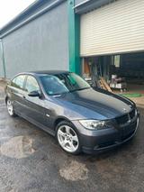 BMW E90 320i N46 TÜV - BMW 320 mit Benzin-Antrieb: Limousine, E46