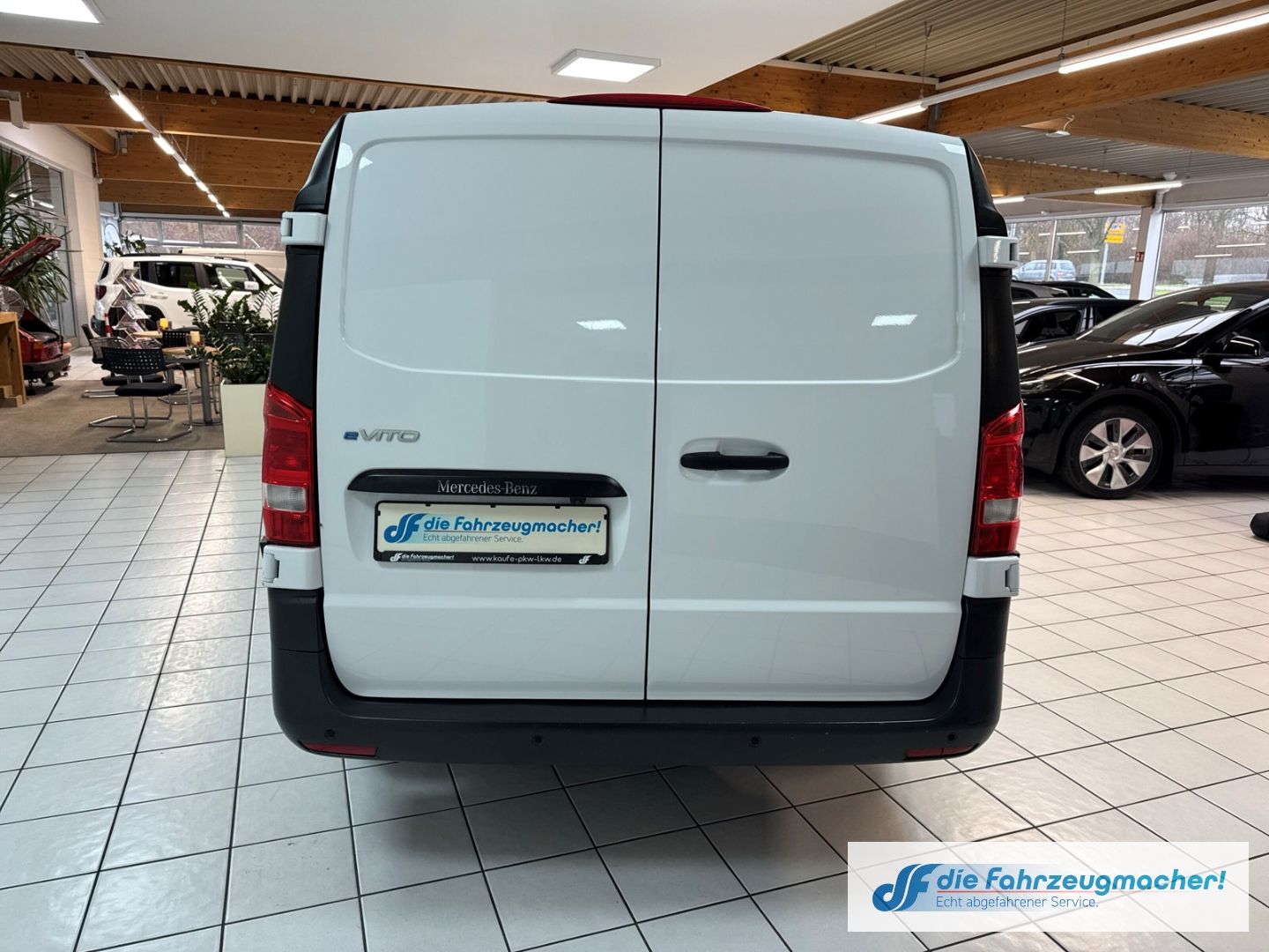 Fahrzeugabbildung Mercedes-Benz Vito Kasten e111 lang DAB SHZ Rückfahrkam. Notbr