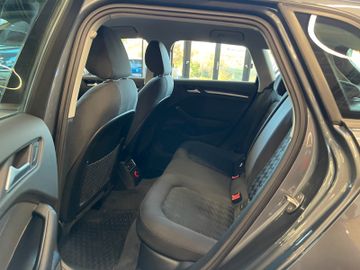 Audi A3 Sportback attraction ultra*2. Hand*Navi*Xenon