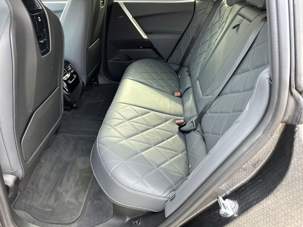 Fahrzeugabbildung BMW iX xDrive 40 xDrive