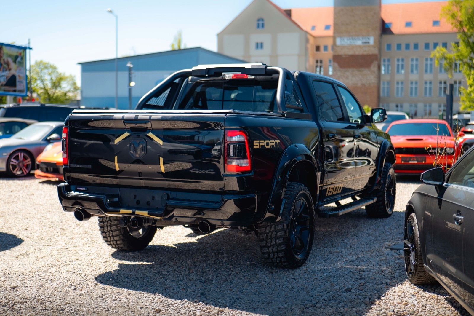 Fahrzeugabbildung Dodge RAM 5.7 V8 GOLD EDITION OFFROAD 4x4 UNFALLFREI