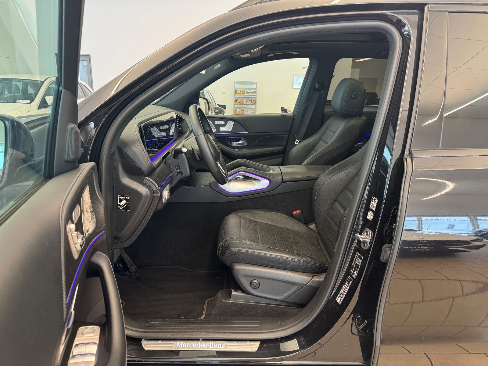 Fahrzeugabbildung Mercedes-Benz GLE 400d 4M+AMG+Pano+AIrM+Burm+360