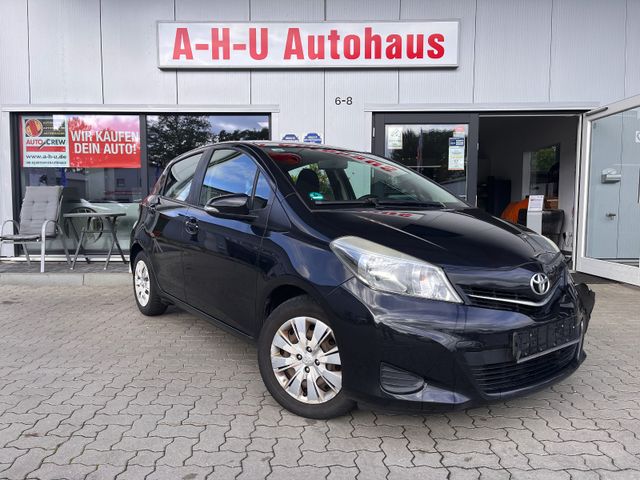 Toyota Yaris Life Automatik / Frontschaden