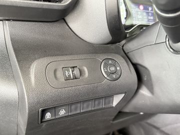 Citroën Berlingo 1.2 EAT8 KAMERA NAVI PANO SITZHZ HEADUP