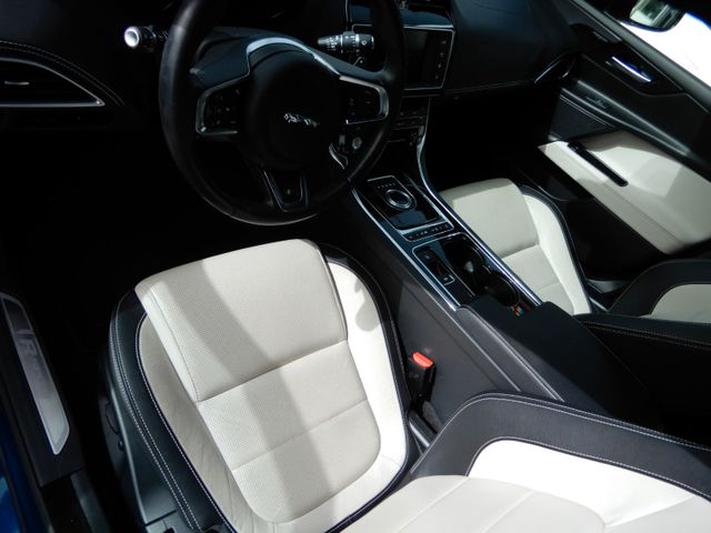 Fahrzeugabbildung Jaguar XE 20d AT8 R-Sport  Std.Hzg. 1VB Garantie !
