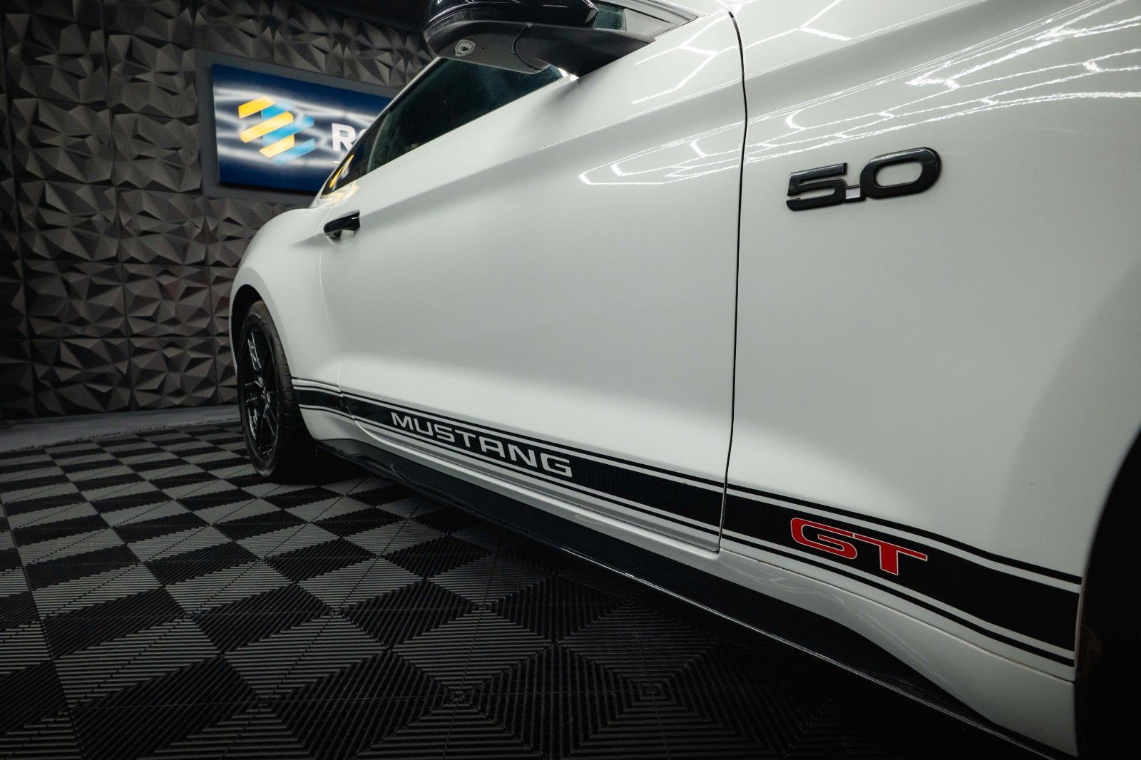 Fahrzeugabbildung Ford Mustang Shelby GT 500 5.0 V8 PREMIUM *ACC*LED*