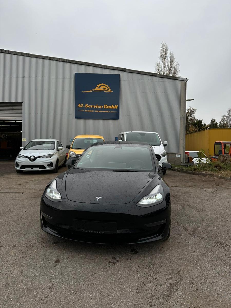 Tesla Model 3 LANGSTRECKENBATT. ALLRADANTRIEB