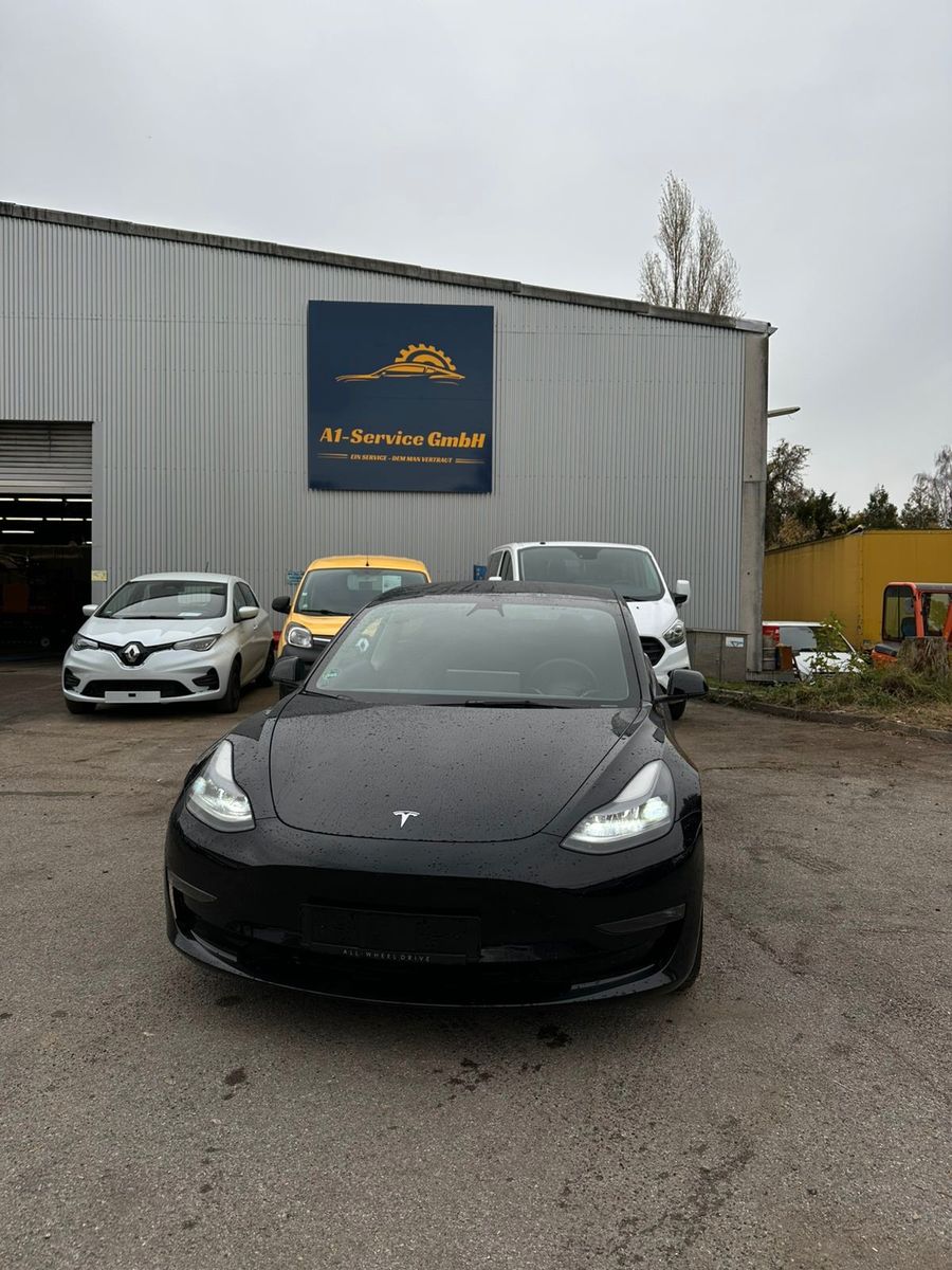 TESLA Model 3