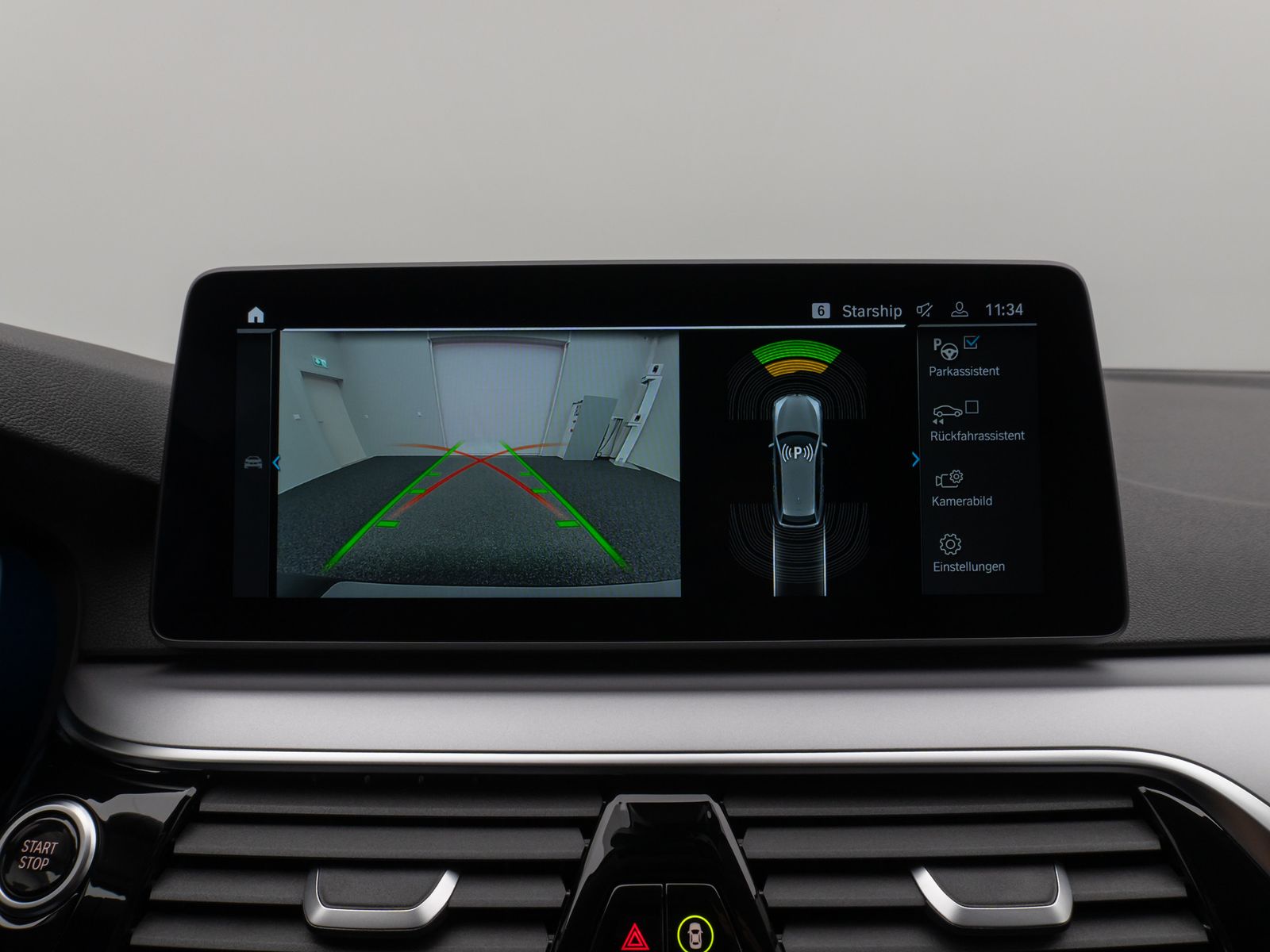 Fahrzeugabbildung BMW 530e Kamera DAB CockPitPro Sitzhzg Alarm LED