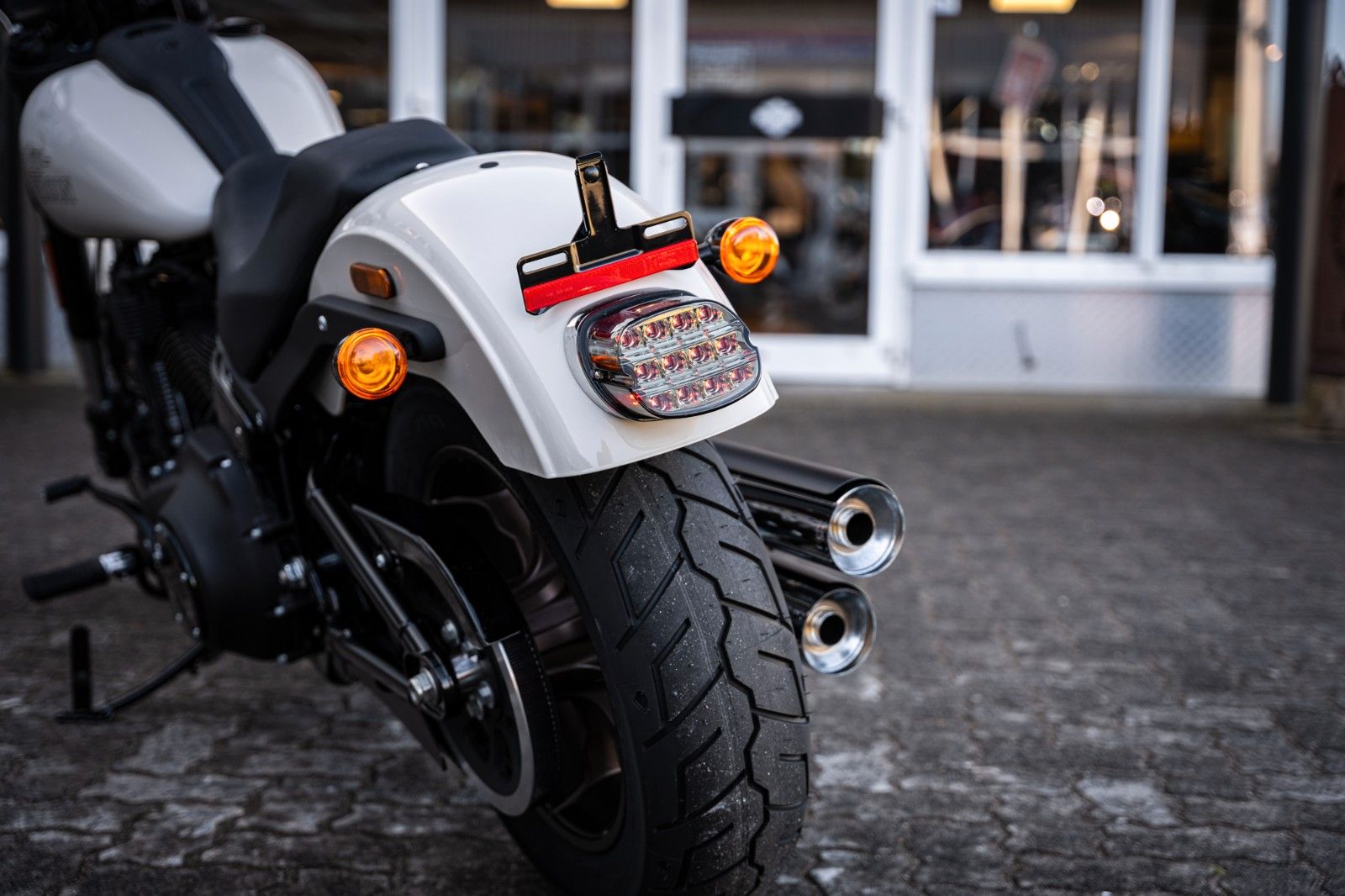 Fahrzeugabbildung Harley-Davidson LOW RIDER S 117 FXLRS MY23 - Sofort verfügbar!