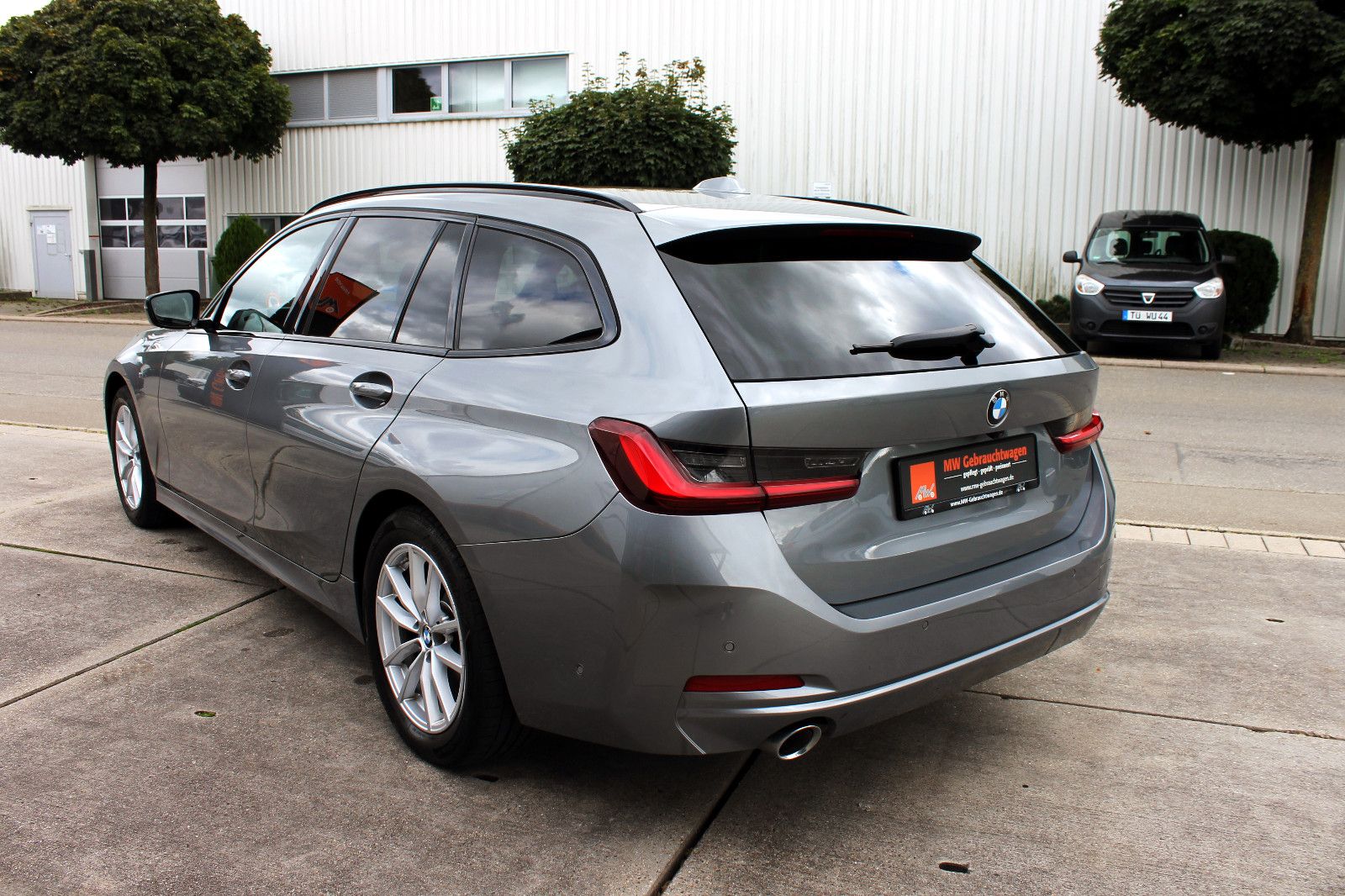 Fahrzeugabbildung BMW 318d Touring Steptr. LED ACC KAM AHK NAV CarPlay