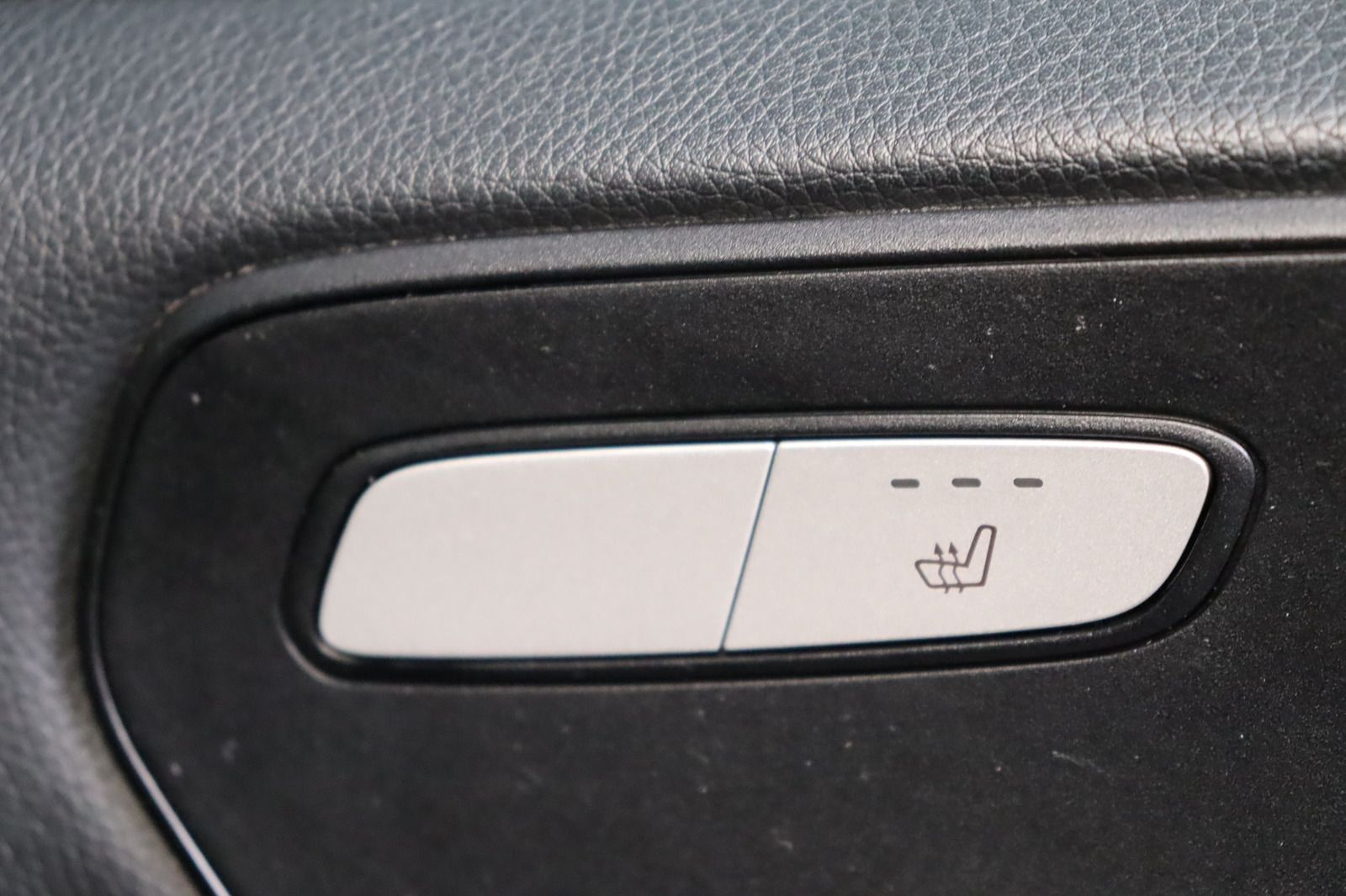 Fahrzeugabbildung Mercedes-Benz V 250 d lang 4-Matic * PDC * Navi * SHZ
