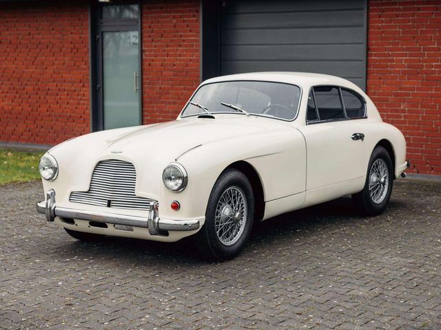 Aston Martin DB2/4