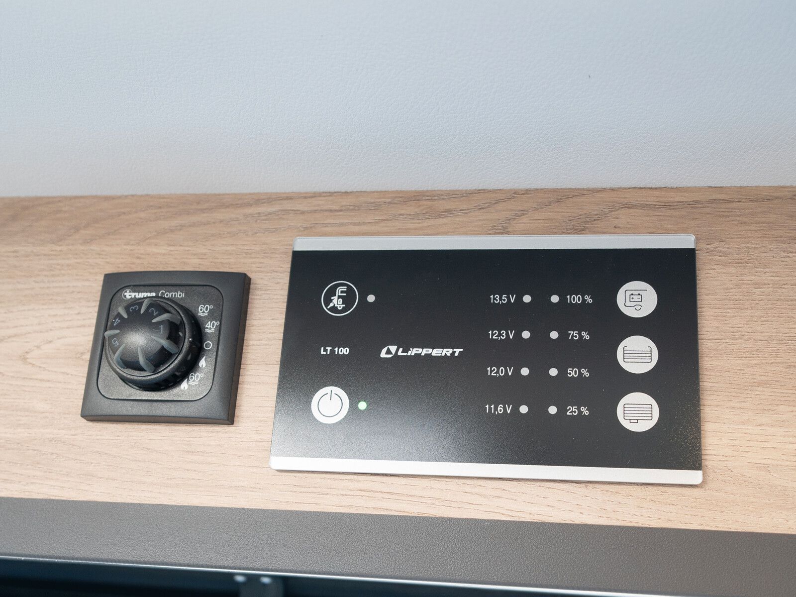 Fahrzeugabbildung Dethleffs Globetrail 640 ES Fiat Heckauszug/Rahmenfenster