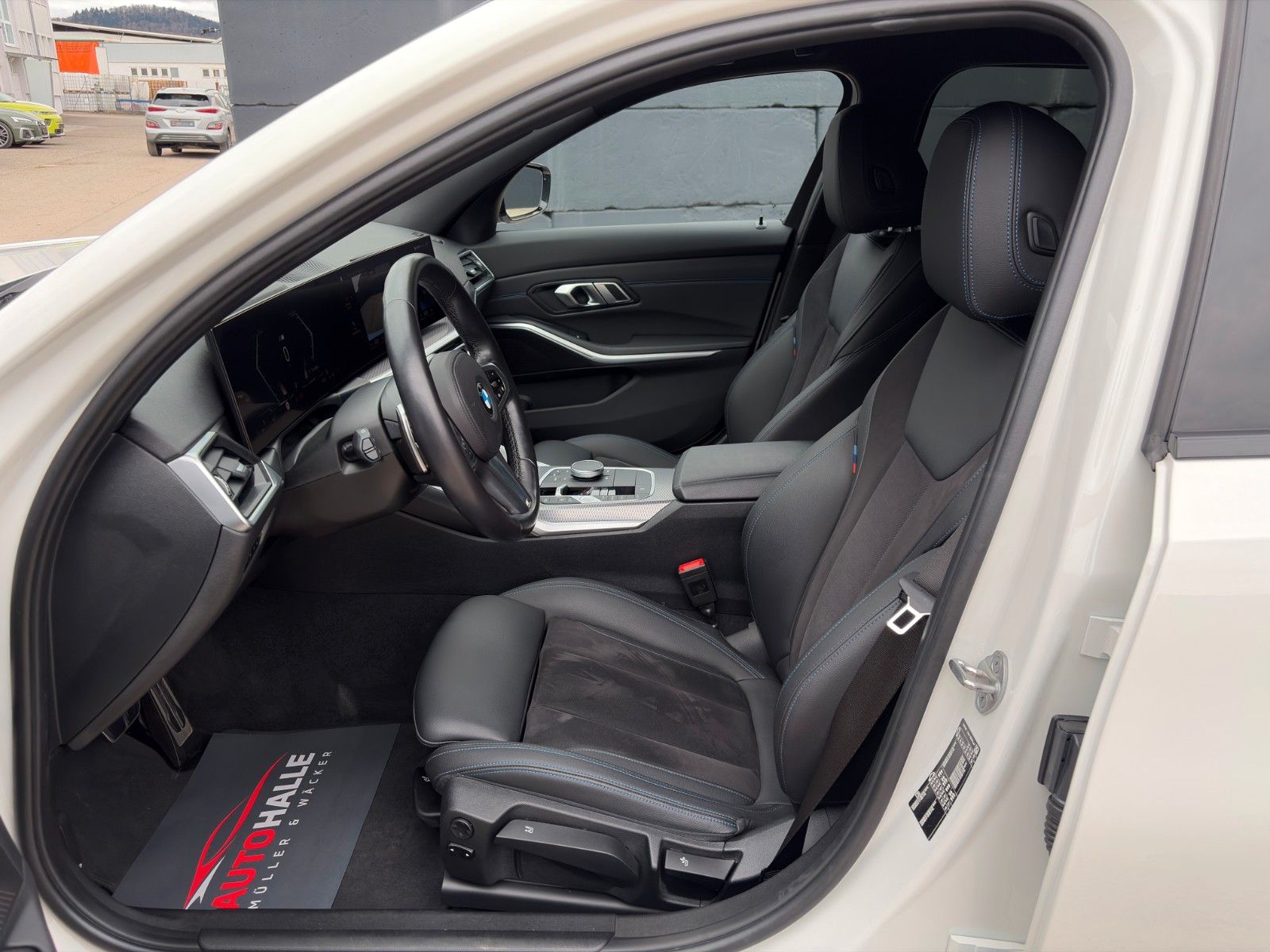 Fahrzeugabbildung BMW 320i Touring M Sport ACC CAM 3Z-Kl. SHZ Ambiente