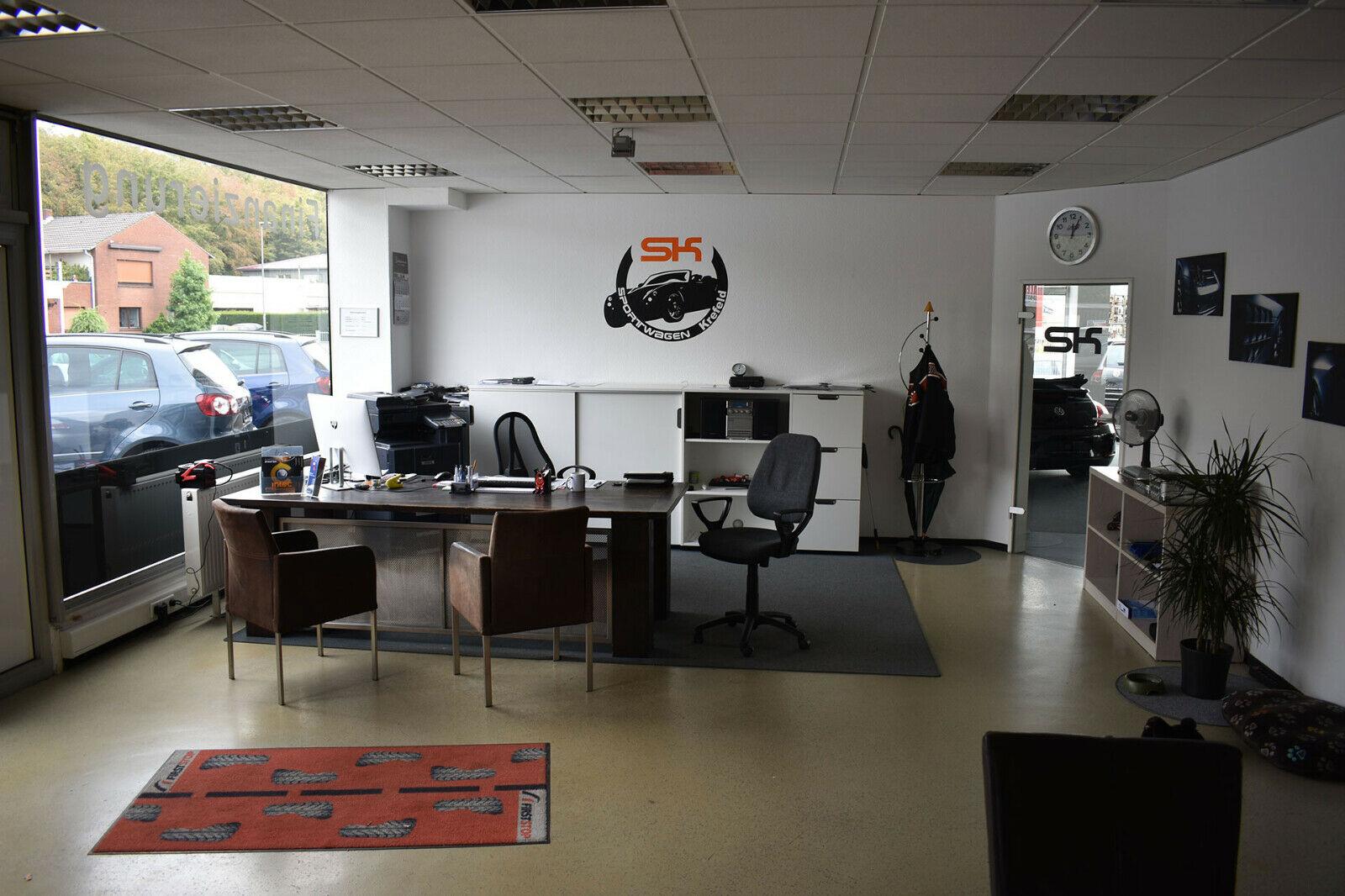 showroom-image-top