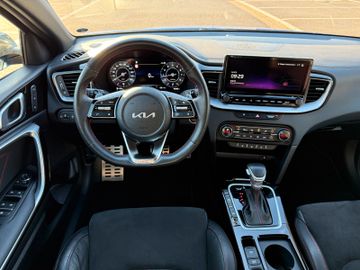 Kia Ceed GT 1.6 T-GDI DCT7 Memory Navi AHK abnehmbar