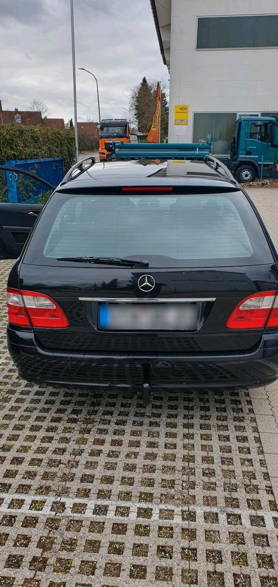 Mercedes-Benz E200 2004 — photo 8