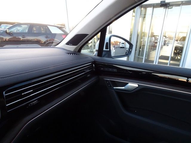 Touareg 3.0 TDI V6 Atmosphere 4Motion / DYNAUDIO