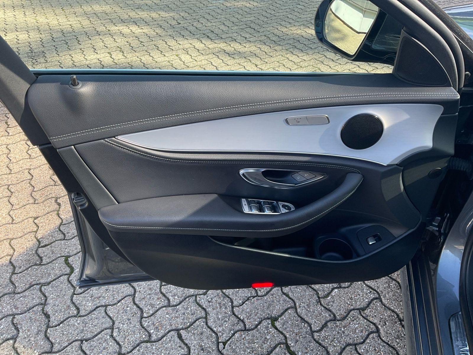 Mercedes-Benz E 300 T-Modell AMG Line MBUX CARPLAY AHK 360°