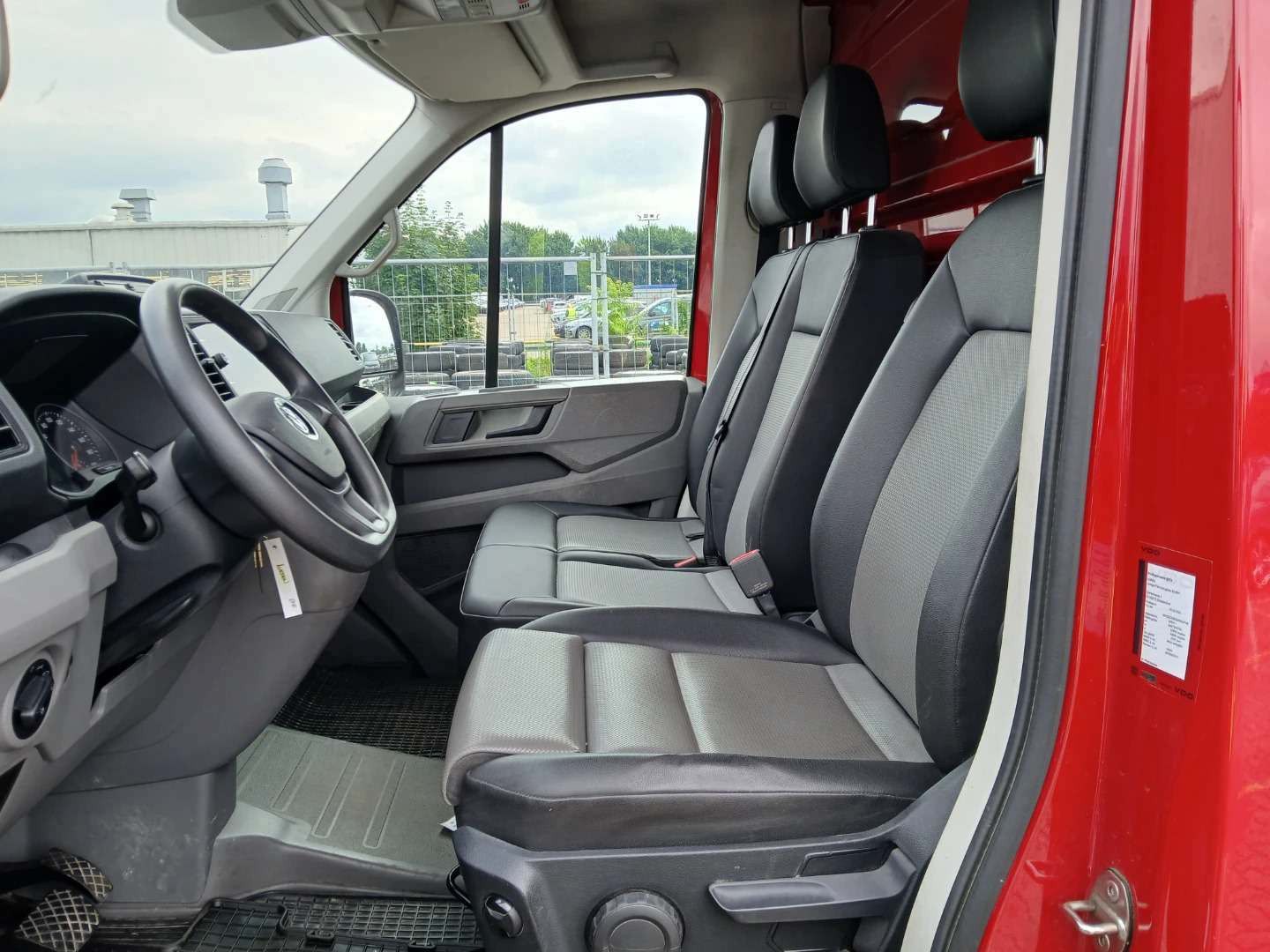 Fahrzeugabbildung Volkswagen Crafter Pritsche 50 mittellang RWD