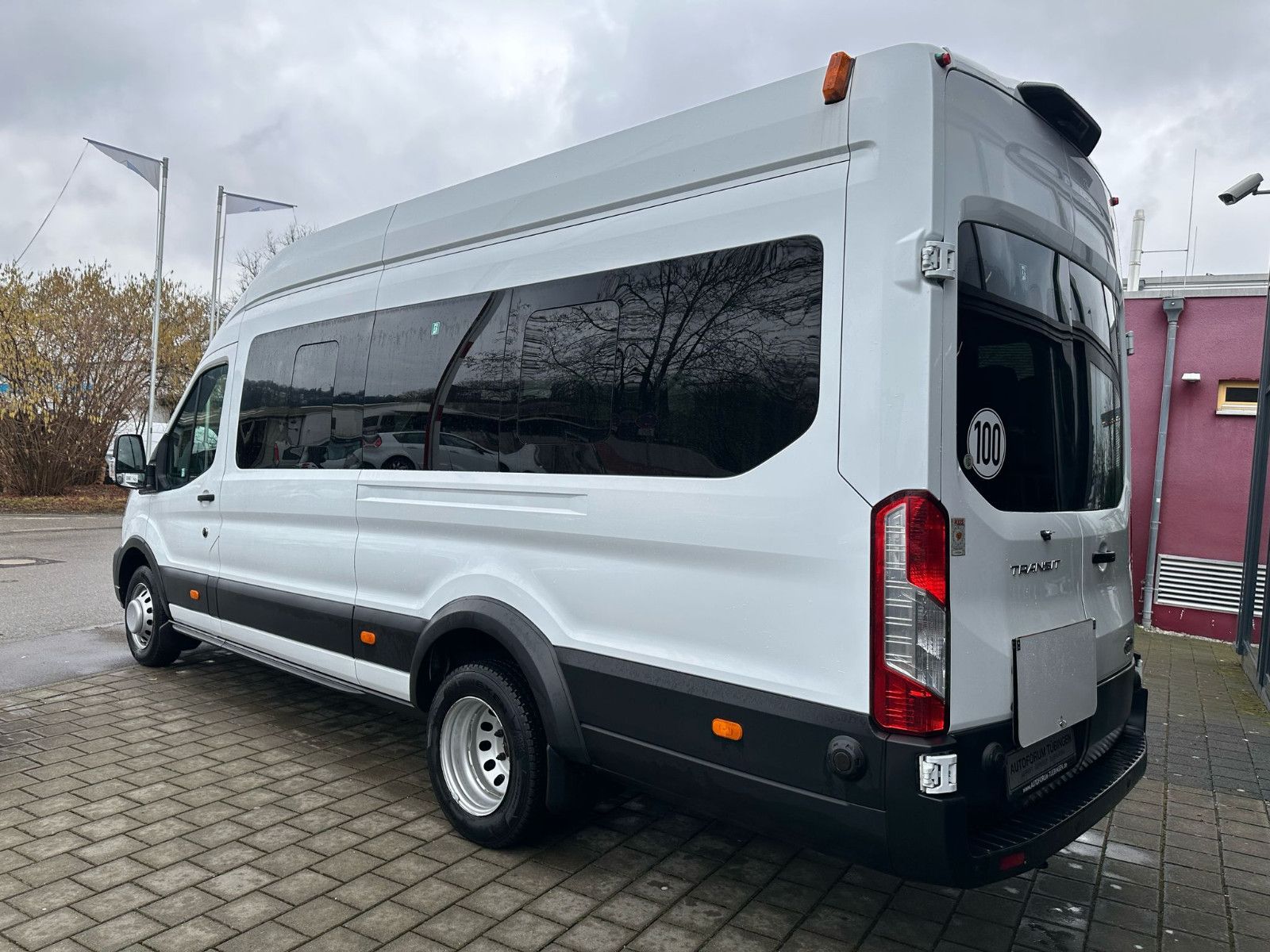 Fahrzeugabbildung Ford Transit 460 L4H3 Bus  * 17-Sitzer*ACC*SPUR