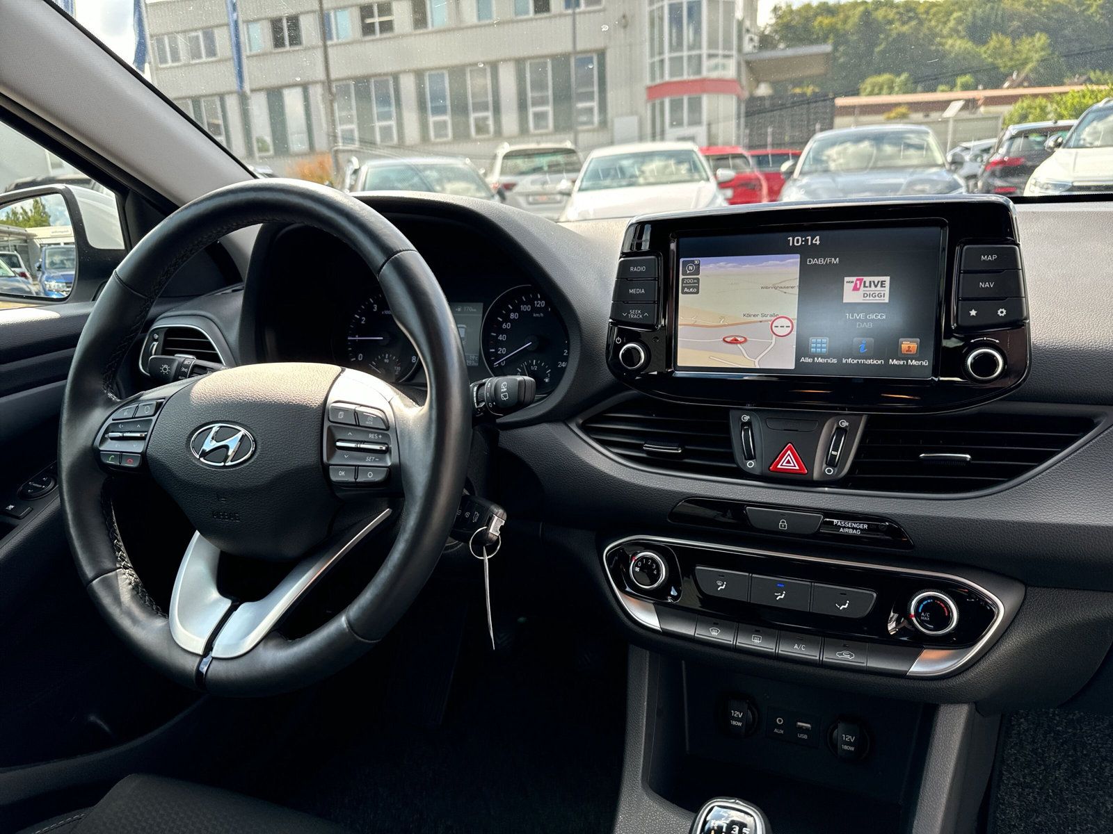 Fahrzeugabbildung Hyundai I30 CW 1.4 Trend NAVI SHZ LENKRHZG KAMERA