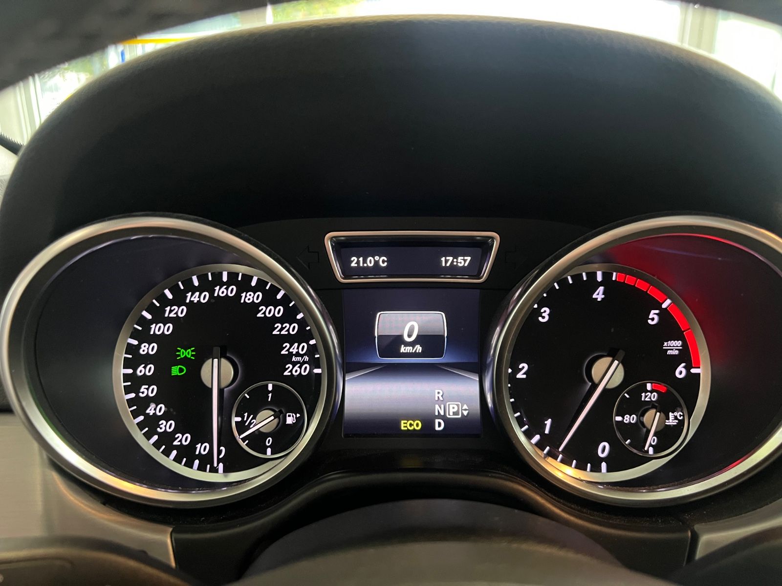 Fahrzeugabbildung Mercedes-Benz ML 350 d BlueTec 4Matic * 1.HAND * GEPFLEGT *