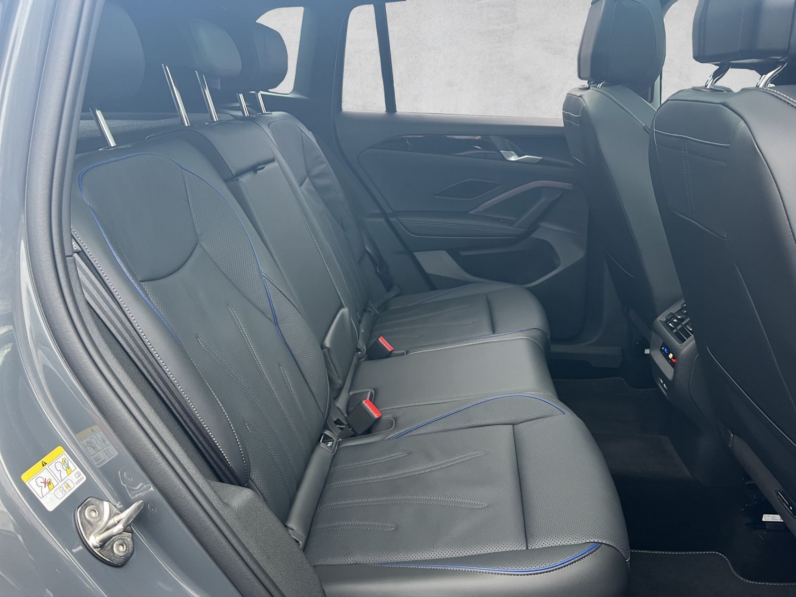 Tiguan R-Line 2.0 TDI DSG 4M AHK*Navi**Pano*Blac