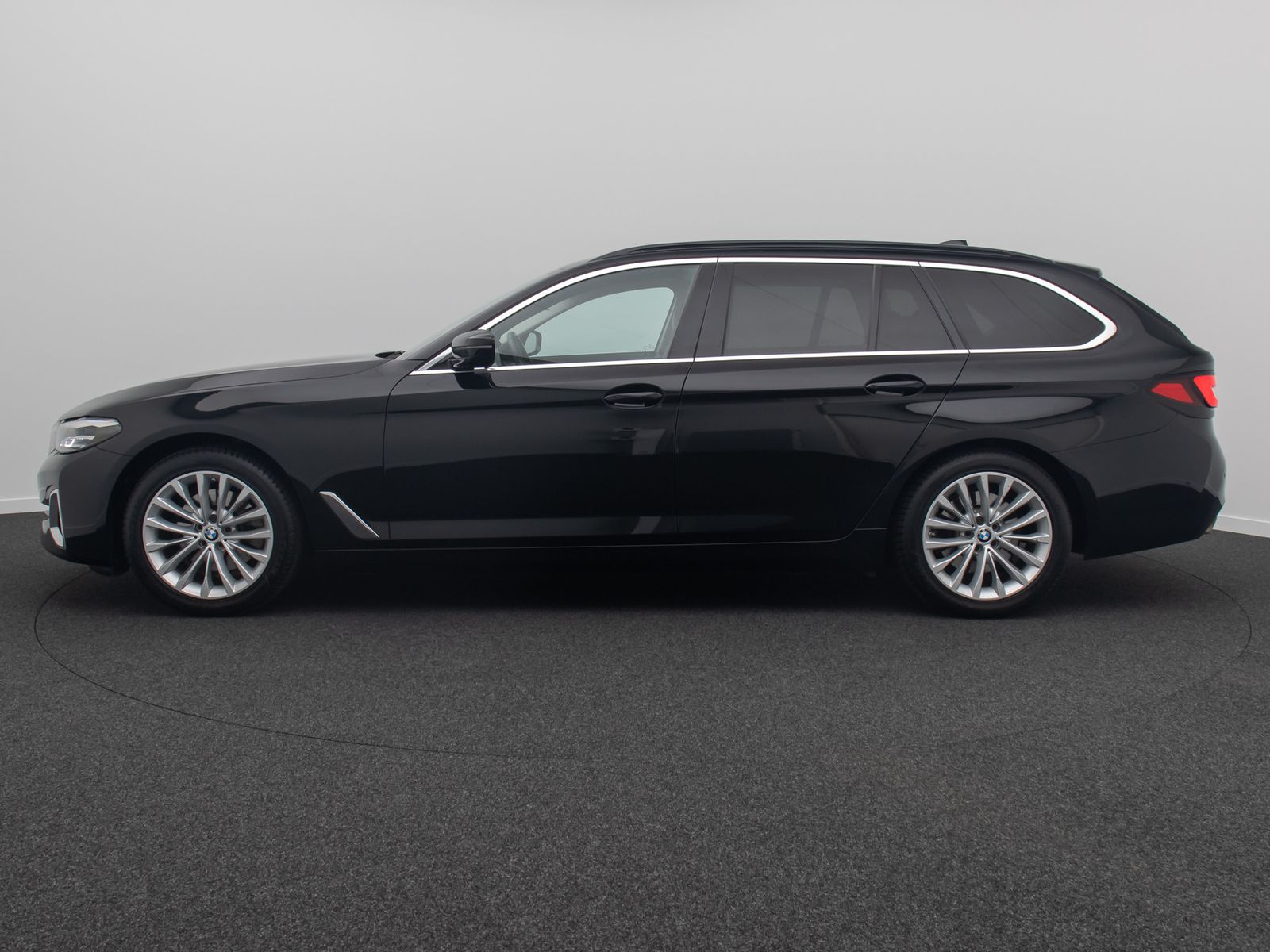 Fahrzeugabbildung BMW 520d Luxury Line DAB Kamera AHK 4xKlima Alarm