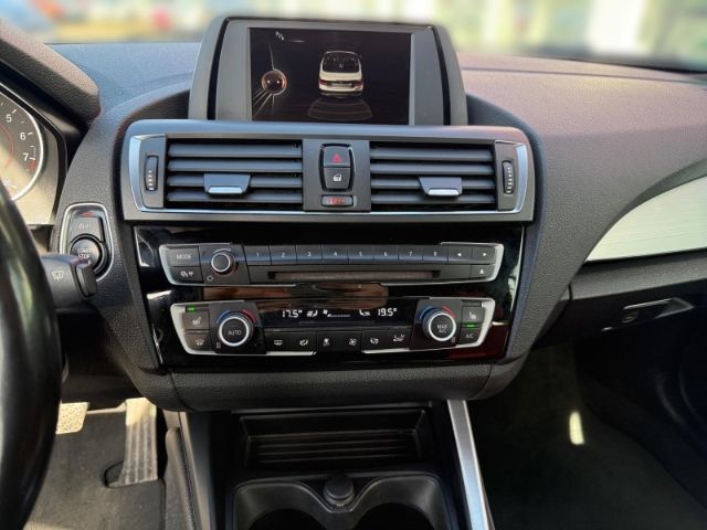 Fahrzeugabbildung BMW 220 i Cabrio +M-PAKET+LED+SHZ+KLIMA+NAVI+UVM+