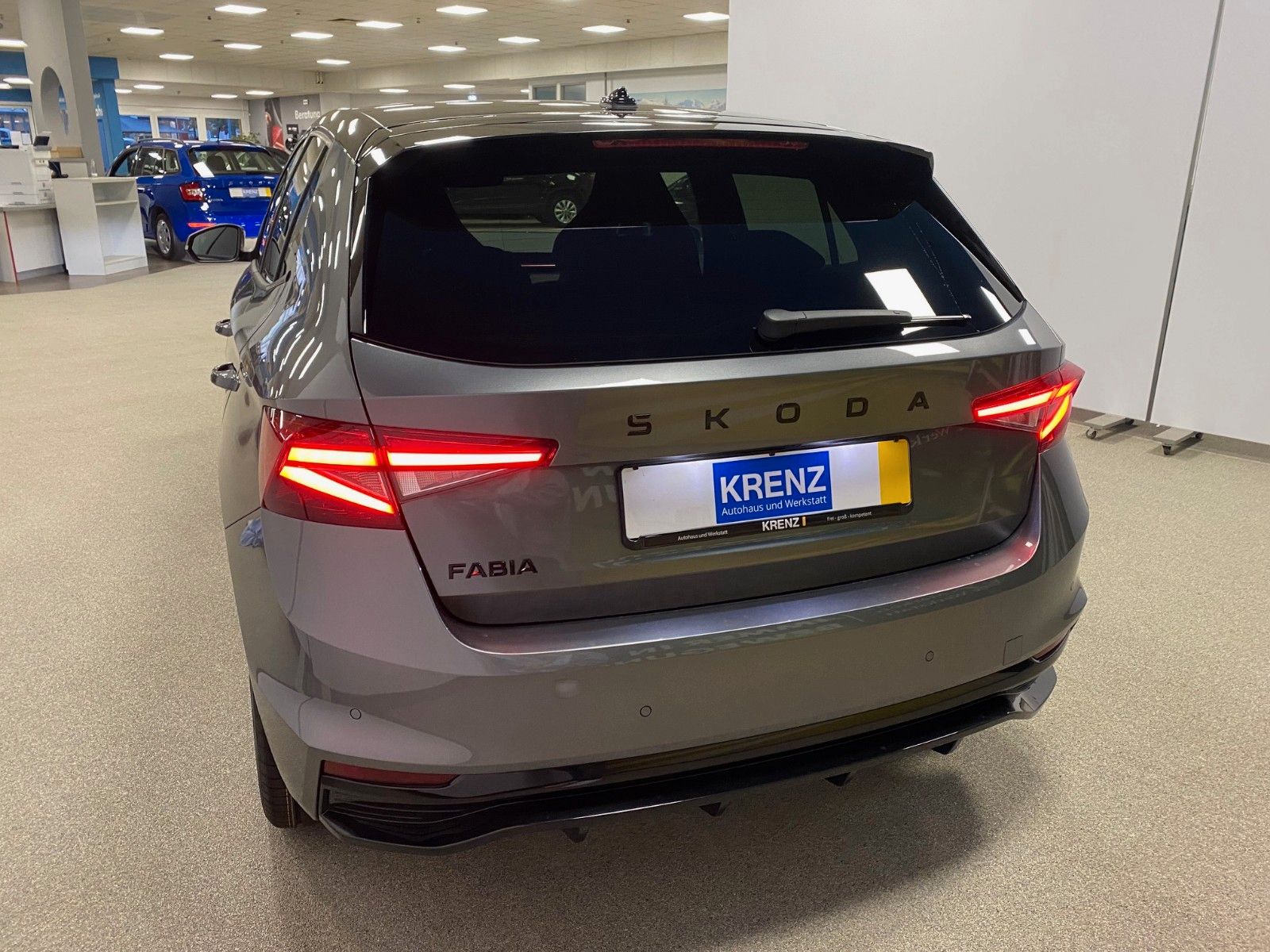 Fahrzeugabbildung SKODA Fabia 1.0 TSI DSG Monte Carlo+KAMERA+AppCon+PDC+