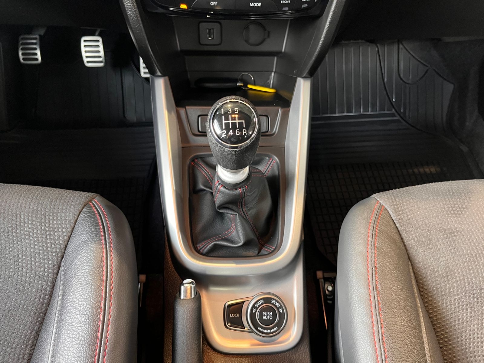 Fahrzeugabbildung Suzuki Vitara 1.4 S 4x4 KLIMA LED NAVI ALU