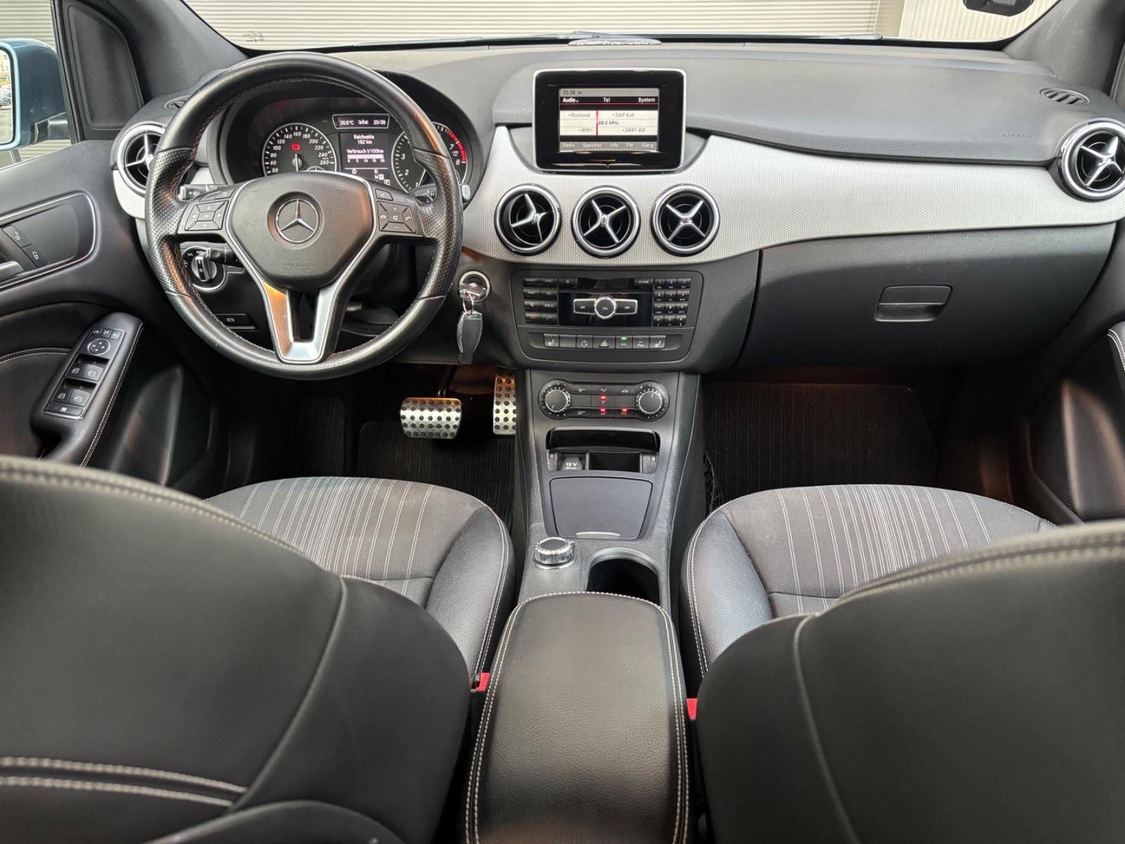 Mercedes-Benz B 180 TEILLEDER-SHZ-PDC 2x-ALUFELGEN