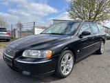Volvo V70 Kombi D5 AWD Summum Automatik*185PS* - Volvo V70 mit Diesel-Antrieb: Leder, Allradantrieb