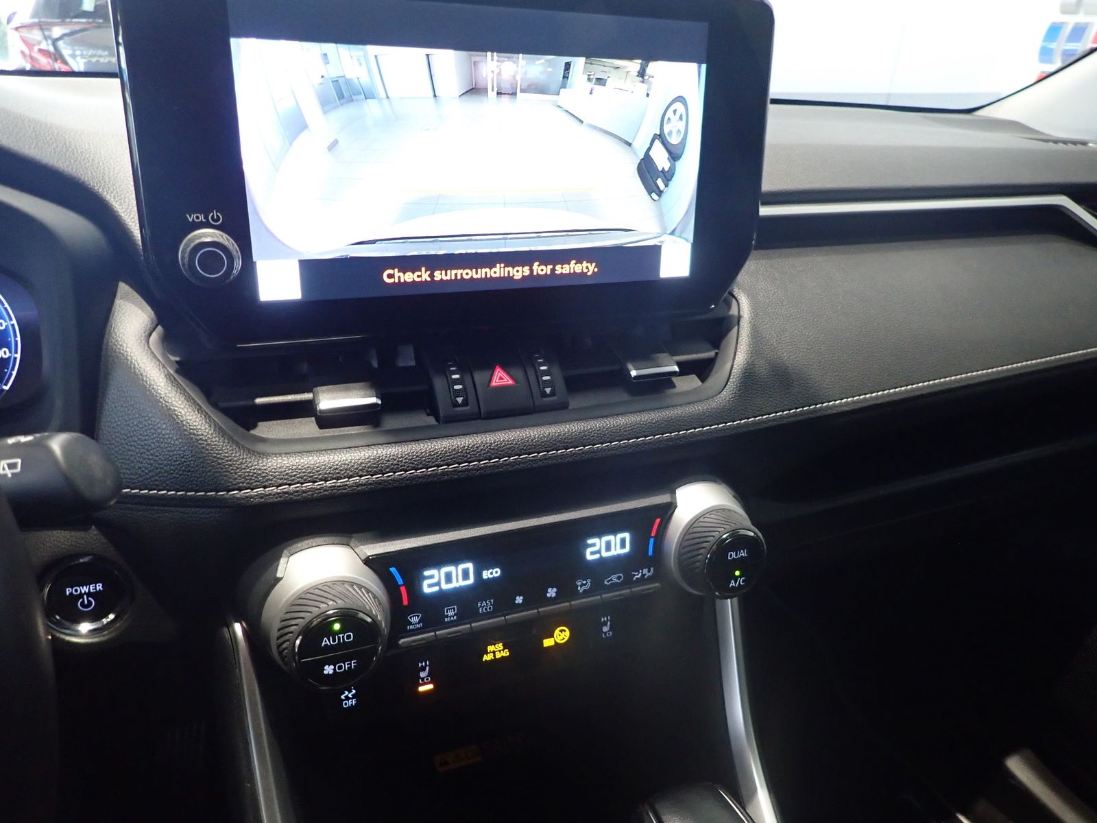 Fahrzeugabbildung Toyota RAV 4 Hybrid 4x2 Team Deutschland